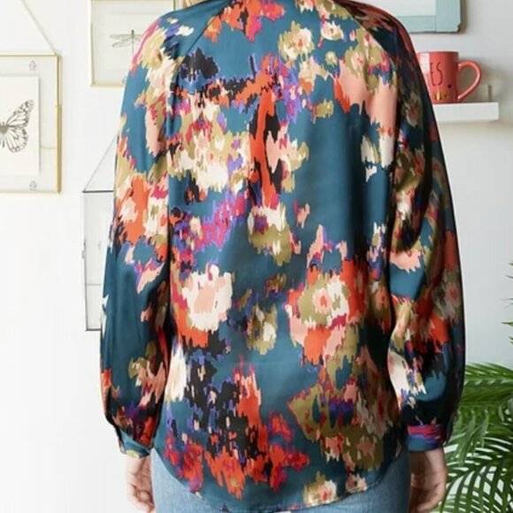 Abstract Graffiti Print Women's Top - Picture 3 of 5